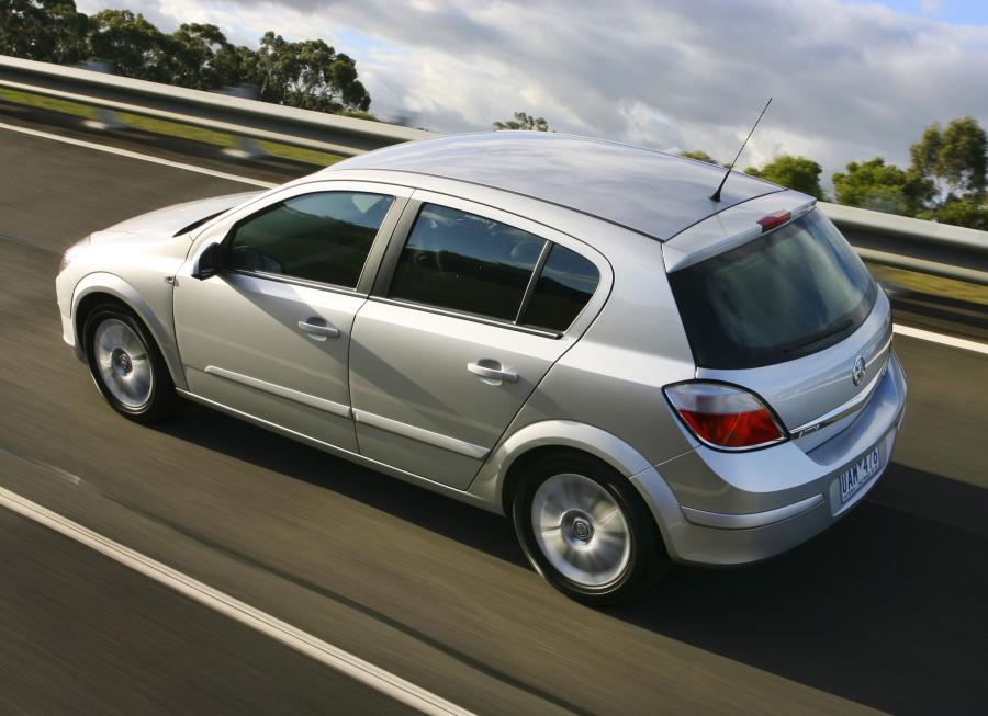  Holden Astra 1.9 CDTi 2006 года  (фото 33 из 36)
